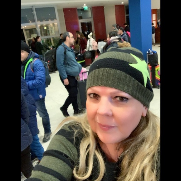 Meet your Posher Ambassadors Level II Giz 5 Stars ๐๐๐๐๐ - Picture 13 of 15